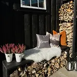 펜션 Idyllic By The Water In Hessdalen Alen