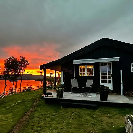 Idyllic By The Water In Hessdalen Feriehus